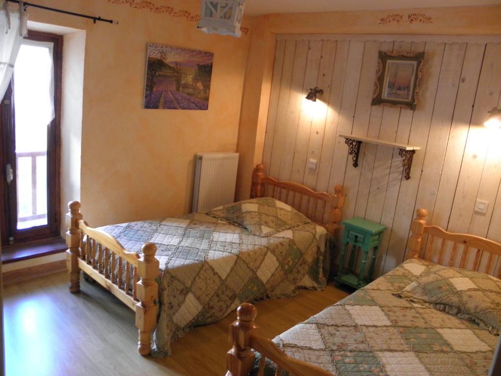 Gîte Auberge Les Terres Blanches de Méolans Zimmer foto