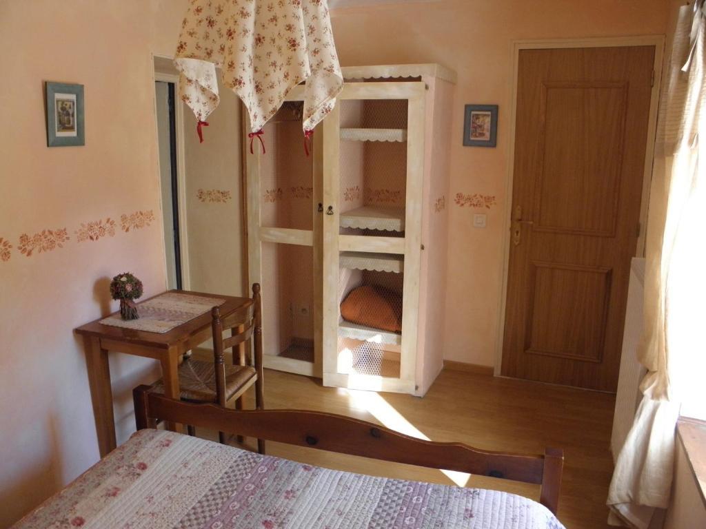 Gîte Auberge Les Terres Blanches de Méolans Zimmer foto