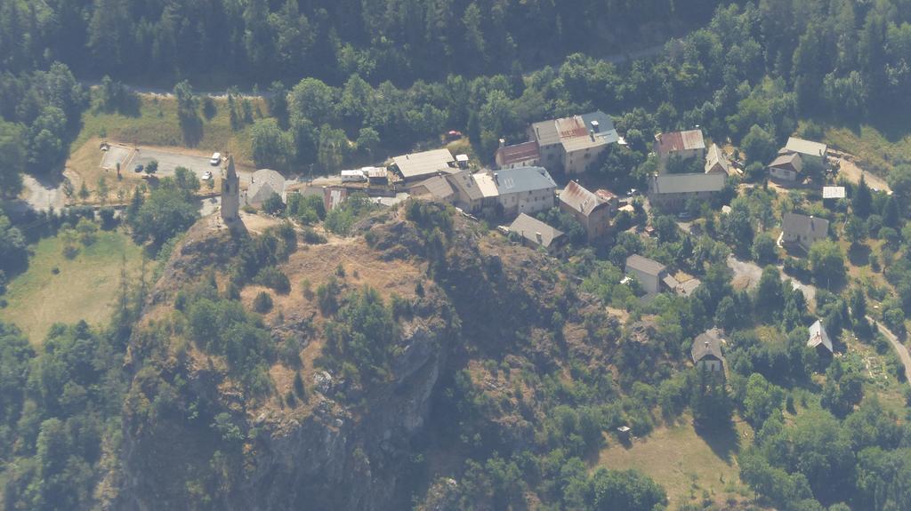 Gîte Auberge Les Terres Blanches de Méolans Exterior foto